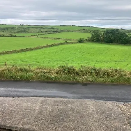 Mcconaghys Glenside Farmhouse Whitepark Bay Ballintoy Exterior photo