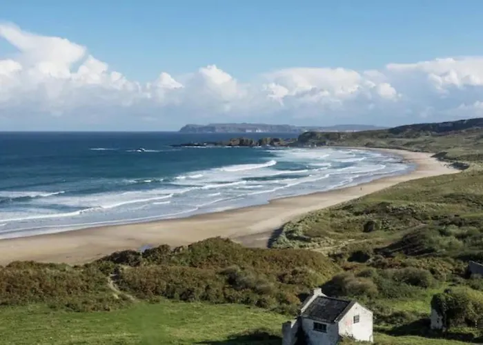 Mcconaghys Glenside Farmhouse Whitepark Bay