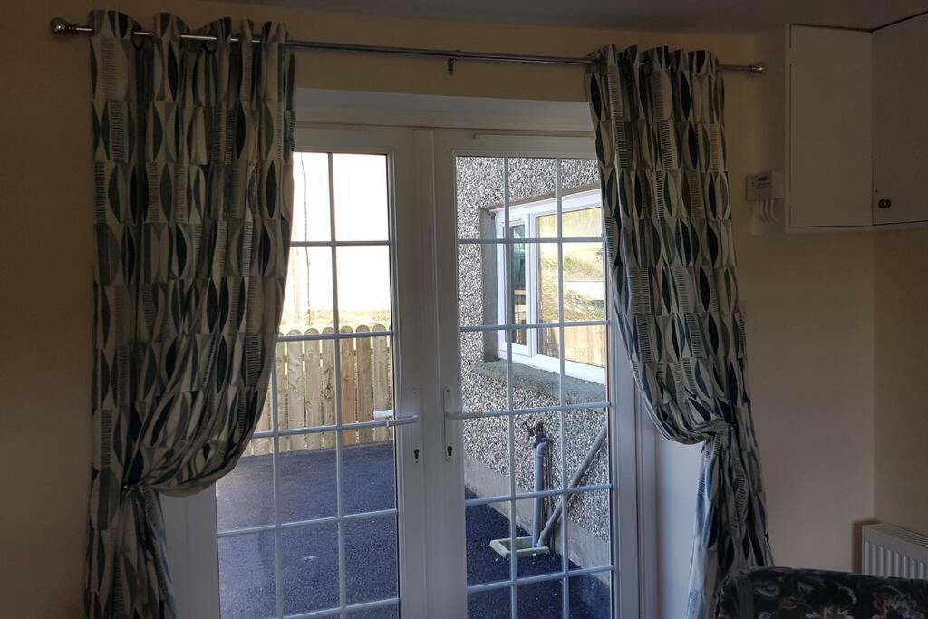 Mcconaghys Glenside Whitepark Bay Holiday home *