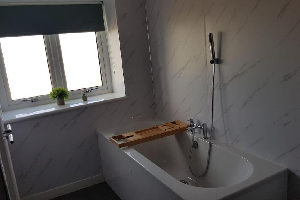 Mcconaghys Glenside Whitepark Bay Holiday home *